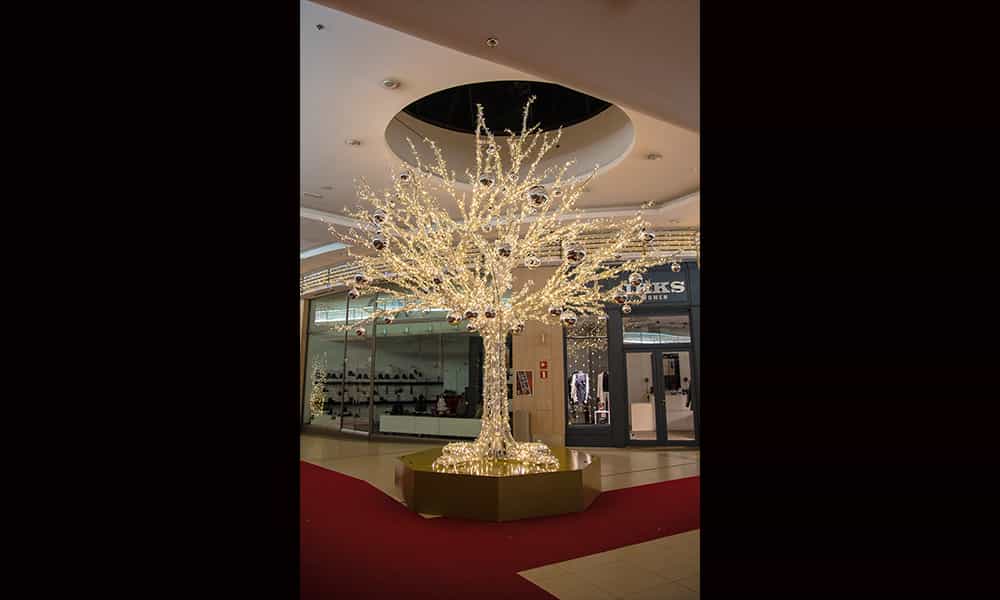 Galerie commercante Structure 3D arbres lumineux