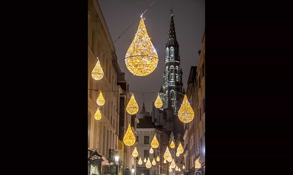 Décoration de Noël illuminations gouttes grand place bruxelles