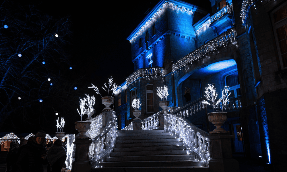 illuminations bâtiment fêtes de fin d'année